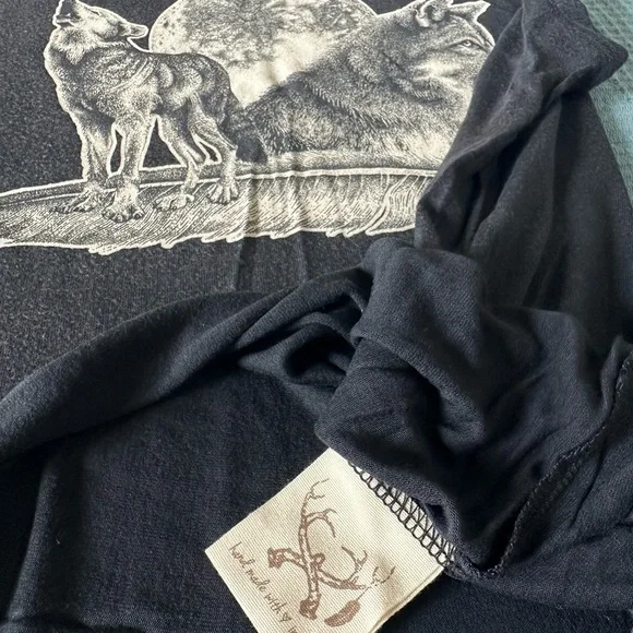 Wild Moon 🐺 - Picture 5 of 7